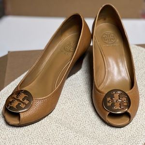 Tory Burch Peep Toe Stacked Heel Tan